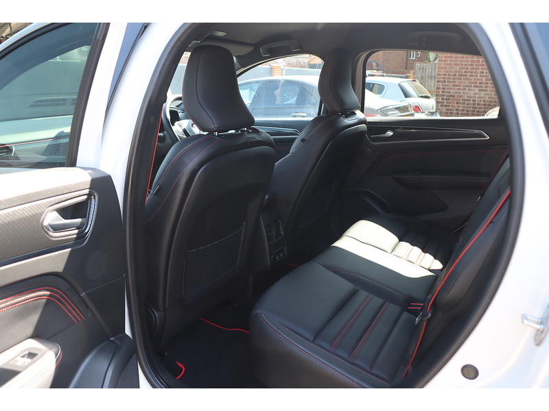 Renault 1.6 E-TECH R.S. LINE SUV 5DR PETROL HYBRID 2WD AUTO HEATED SEATS SATNAV BLUETOOTH APPLE CARPLAY REAR CAMERA PARKING AIDS 2 OWNERS ONLY 60000 MILES FSH 72-74 Mitcham Road