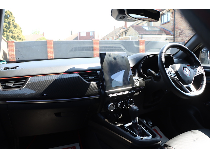 Renault 1.6 E-TECH R.S. LINE SUV 5DR PETROL HYBRID 2WD AUTO HEATED SEATS SATNAV BLUETOOTH APPLE CARPLAY REAR CAMERA PARKING AIDS 2 OWNERS ONLY 60000 MILES FSH 72-74 Mitcham Road