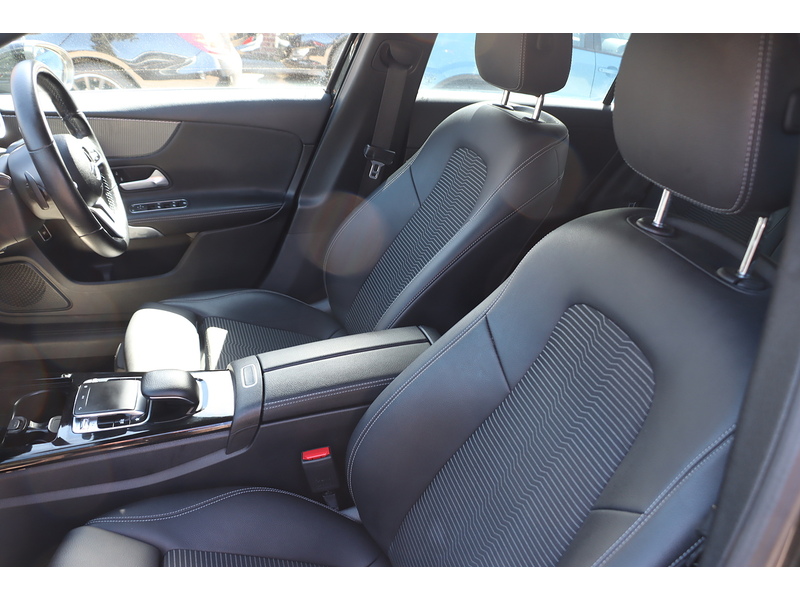 Mercedes-Benz A200 1.3 SPORT SALOON 4DR PETROL 7G-DCT AUTO SAT NAV BLUETOOTH DAB STEREO REAR CAMERA WITH PARKING AIDS JUST 2 OWNERS ONLY 67000 MILES FSH 5 SERVICES 72-74 Mitcham Road