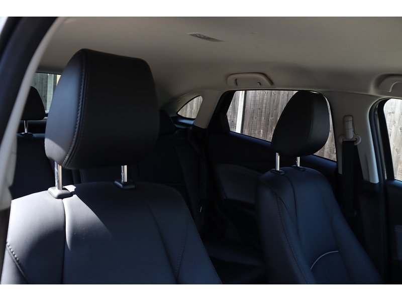 Mazda 2.0 SKYACTIV-G SPORT NAV+ SUV 5DR PETROL AUTO HEATED SEATS SAT NAV BLUETOOTH DAB STEREO REAR CAM PARKING AIDS 2 OWNERS ONLY 29000 MILES FSH 5 SERVICES 72-74 Mitcham Road