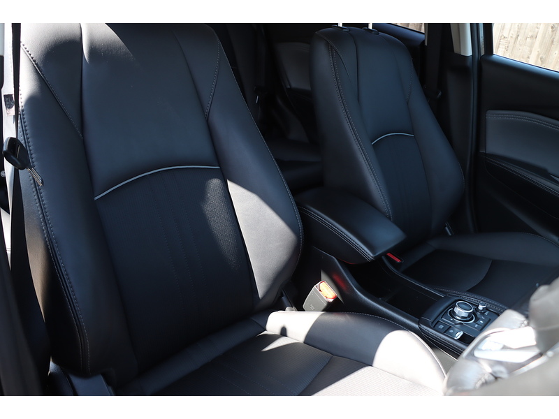 Mazda 2.0 SKYACTIV-G SPORT NAV+ SUV 5DR PETROL AUTO HEATED SEATS SAT NAV BLUETOOTH DAB STEREO REAR CAM PARKING AIDS 2 OWNERS ONLY 29000 MILES FSH 5 SERVICES 72-74 Mitcham Road