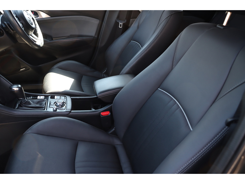 Mazda 2.0 SKYACTIV-G SPORT NAV+ SUV 5DR PETROL AUTO HEATED SEATS SAT NAV BLUETOOTH DAB STEREO REAR CAM PARKING AIDS 2 OWNERS ONLY 29000 MILES FSH 5 SERVICES 72-74 Mitcham Road