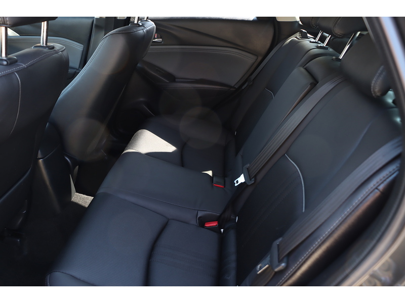 Mazda 2.0 SKYACTIV-G SPORT NAV+ SUV 5DR PETROL AUTO HEATED SEATS SAT NAV BLUETOOTH DAB STEREO REAR CAM PARKING AIDS 2 OWNERS ONLY 29000 MILES FSH 5 SERVICES 72-74 Mitcham Road