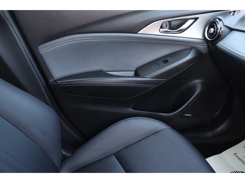Mazda 2.0 SKYACTIV-G SPORT NAV+ SUV 5DR PETROL AUTO HEATED SEATS SAT NAV BLUETOOTH DAB STEREO REAR CAM PARKING AIDS 2 OWNERS ONLY 29000 MILES FSH 5 SERVICES 72-74 Mitcham Road