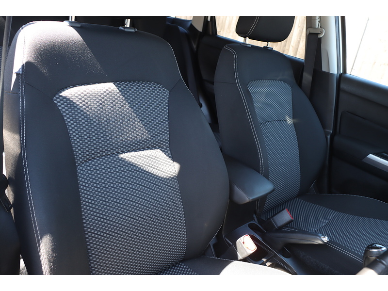 Suzuki 1.0 BOOSTERJET SZ-T SUV 5DR ALLGRIP PETROL MANUAL SAT NAV BLUETOOTH DAB RADIO APPLE CARPLAY REAR CAMERA PARKING AIDS JUST 2 OWNERS ONLY 61000 MILES SH 72-74 Mitcham Road