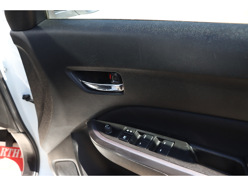 Suzuki 1.0 BOOSTERJET SZ-T SUV 5DR ALLGRIP PETROL MANUAL SAT NAV BLUETOOTH DAB RADIO APPLE CARPLAY REAR CAMERA PARKING AIDS JUST 2 OWNERS ONLY 61000 MILES SH 72-74 Mitcham Road