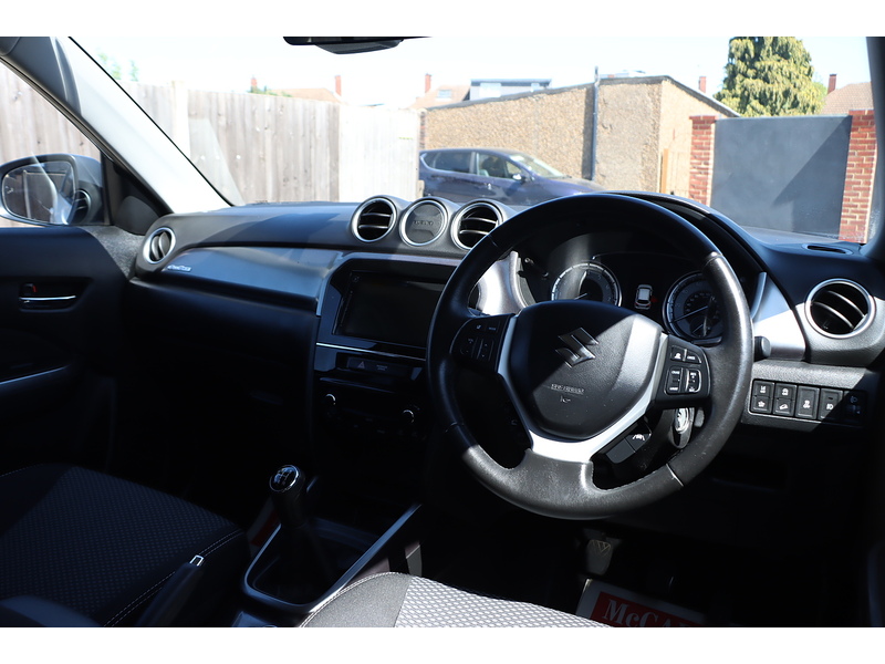 Suzuki 1.0 BOOSTERJET SZ-T SUV 5DR ALLGRIP PETROL MANUAL SAT NAV BLUETOOTH DAB RADIO APPLE CARPLAY REAR CAMERA PARKING AIDS JUST 2 OWNERS ONLY 61000 MILES SH 72-74 Mitcham Road