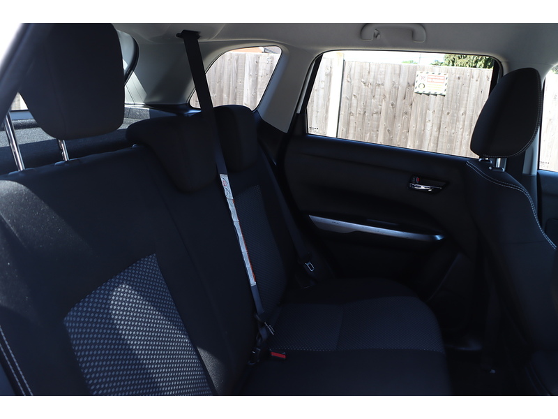 Suzuki 1.0 BOOSTERJET SZ-T SUV 5DR ALLGRIP PETROL MANUAL SAT NAV BLUETOOTH DAB RADIO APPLE CARPLAY REAR CAMERA PARKING AIDS JUST 2 OWNERS ONLY 61000 MILES SH 72-74 Mitcham Road