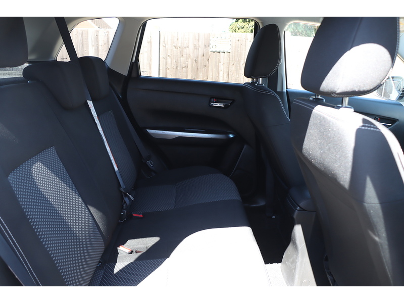 Suzuki 1.0 BOOSTERJET SZ-T SUV 5DR ALLGRIP PETROL MANUAL SAT NAV BLUETOOTH DAB RADIO APPLE CARPLAY REAR CAMERA PARKING AIDS JUST 2 OWNERS ONLY 61000 MILES SH 72-74 Mitcham Road