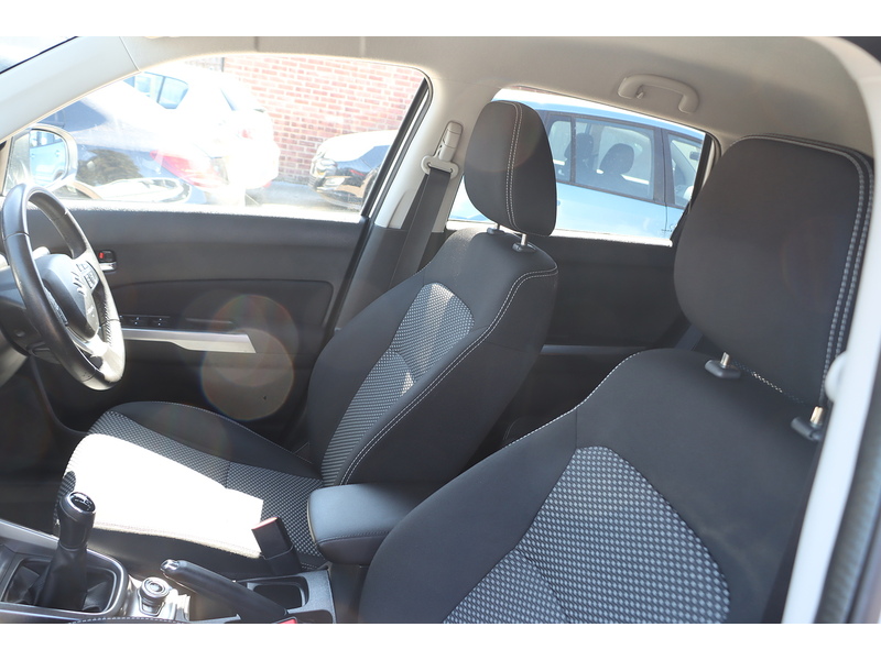 Suzuki 1.0 BOOSTERJET SZ-T SUV 5DR ALLGRIP PETROL MANUAL SAT NAV BLUETOOTH DAB RADIO APPLE CARPLAY REAR CAMERA PARKING AIDS JUST 2 OWNERS ONLY 61000 MILES SH 72-74 Mitcham Road