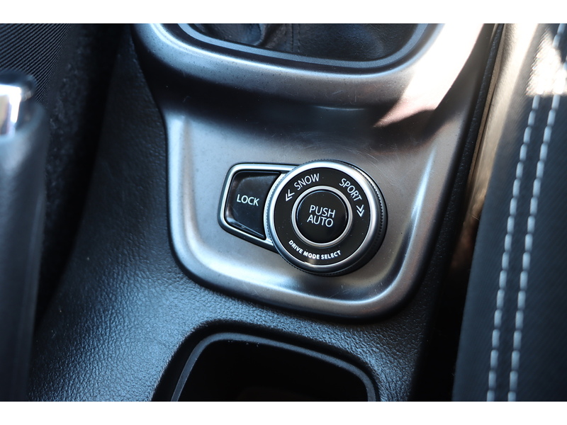 Suzuki 1.0 BOOSTERJET SZ-T SUV 5DR ALLGRIP PETROL MANUAL SAT NAV BLUETOOTH DAB RADIO APPLE CARPLAY REAR CAMERA PARKING AIDS JUST 2 OWNERS ONLY 61000 MILES SH 72-74 Mitcham Road