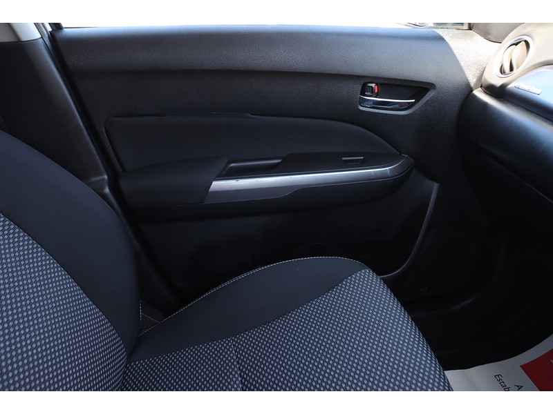 Suzuki 1.0 BOOSTERJET SZ-T SUV 5DR ALLGRIP PETROL MANUAL SAT NAV BLUETOOTH DAB RADIO APPLE CARPLAY REAR CAMERA PARKING AIDS JUST 2 OWNERS ONLY 61000 MILES SH 72-74 Mitcham Road