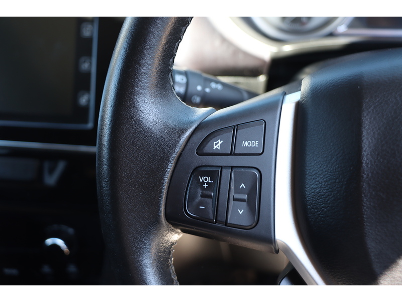 Suzuki 1.0 BOOSTERJET SZ-T SUV 5DR ALLGRIP PETROL MANUAL SAT NAV BLUETOOTH DAB RADIO APPLE CARPLAY REAR CAMERA PARKING AIDS JUST 2 OWNERS ONLY 61000 MILES SH 72-74 Mitcham Road