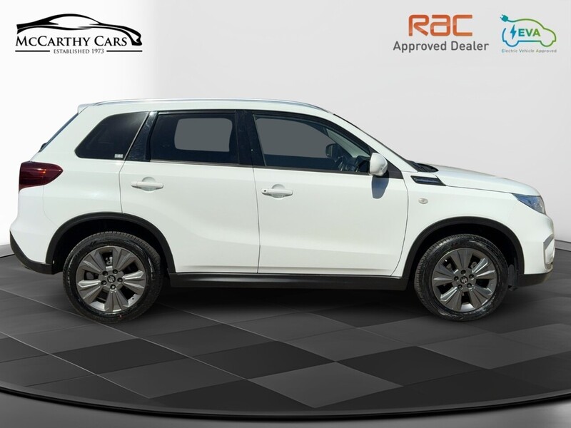 Suzuki 1.0 BOOSTERJET SZ-T SUV 5DR ALLGRIP PETROL MANUAL SAT NAV BLUETOOTH DAB RADIO APPLE CARPLAY REAR CAMERA PARKING AIDS JUST 2 OWNERS ONLY 61000 MILES SH 72-74 Mitcham Road