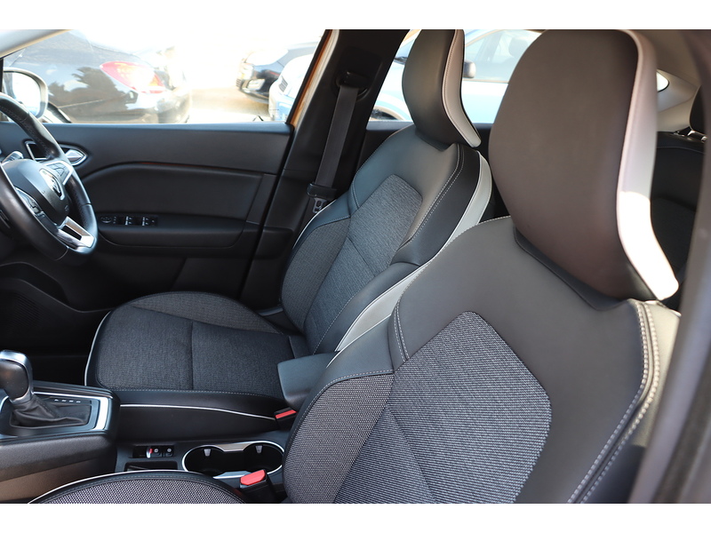 Renault 1.3 TCE BOSE LAUNCH EDITION SUV 5DR PETROL EDC AUTO SATNAV BLUETOOTH STEREO APPLE CARPLAY REAR CAMERA PARKING AIDS 2 OWNERS 42000 MILES FSH 6 SERVICES 72-74 Mitcham Road