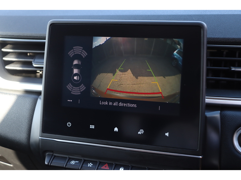 Renault 1.3 TCE BOSE LAUNCH EDITION SUV 5DR PETROL EDC AUTO SATNAV BLUETOOTH STEREO APPLE CARPLAY REAR CAMERA PARKING AIDS 2 OWNERS 42000 MILES FSH 6 SERVICES 72-74 Mitcham Road