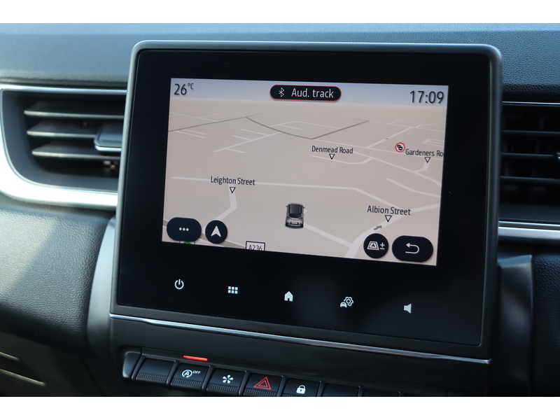 Renault 1.3 TCE BOSE LAUNCH EDITION SUV 5DR PETROL EDC AUTO SATNAV BLUETOOTH STEREO APPLE CARPLAY REAR CAMERA PARKING AIDS 2 OWNERS 42000 MILES FSH 6 SERVICES 72-74 Mitcham Road