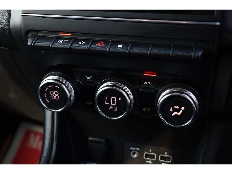 Renault 1.3 TCE BOSE LAUNCH EDITION SUV 5DR PETROL EDC AUTO SATNAV BLUETOOTH STEREO APPLE CARPLAY REAR CAMERA PARKING AIDS 2 OWNERS 42000 MILES FSH 6 SERVICES 72-74 Mitcham Road