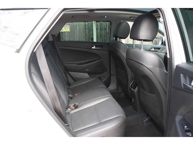 Hyundai 1.6 T-GDI PREMIUM SE SUV 5DR PETROL MANUAL SUNROOF HEATED SEATS SAT NAV BLUETOOTH APPLE CARPLAY REAR CAMERA 2 OWNERS ONLY 37000 MILES FSH 5 SERVICES 72-74 Mitcham Road