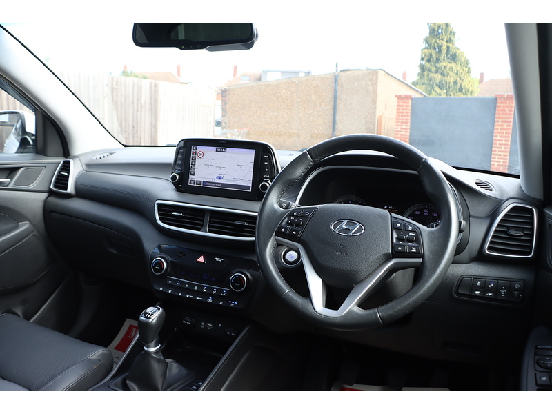 Hyundai 1.6 T-GDI PREMIUM SE SUV 5DR PETROL MANUAL SUNROOF HEATED SEATS SAT NAV BLUETOOTH APPLE CARPLAY REAR CAMERA 2 OWNERS ONLY 37000 MILES FSH 5 SERVICES 72-74 Mitcham Road