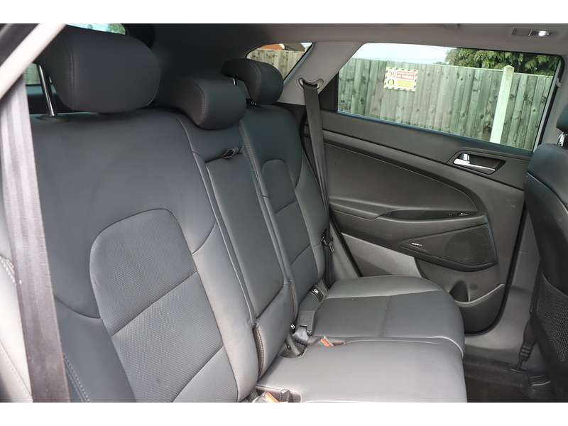 Hyundai 1.6 T-GDI PREMIUM SE SUV 5DR PETROL MANUAL SUNROOF HEATED SEATS SAT NAV BLUETOOTH APPLE CARPLAY REAR CAMERA 2 OWNERS ONLY 37000 MILES FSH 5 SERVICES 72-74 Mitcham Road