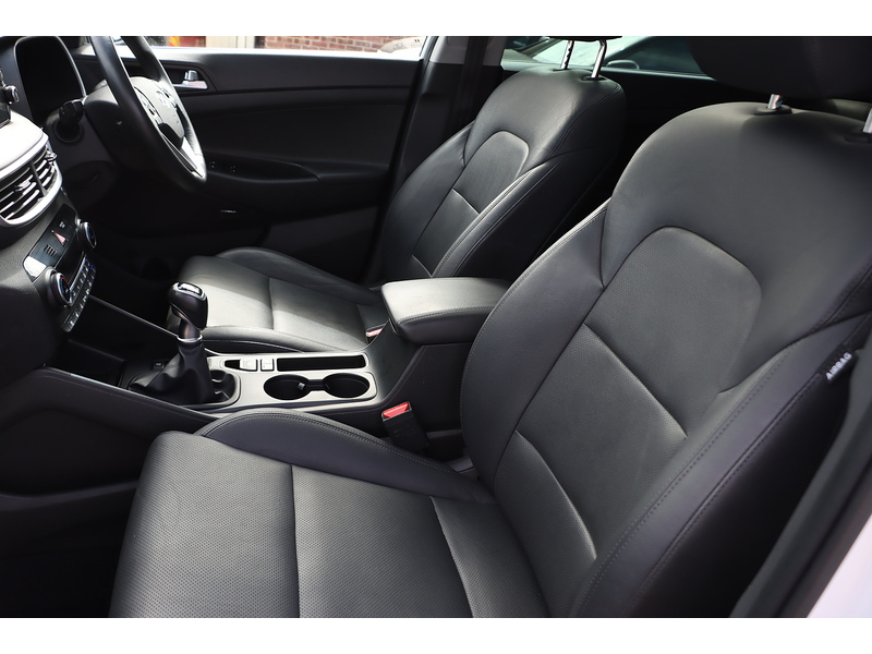 Hyundai 1.6 T-GDI PREMIUM SE SUV 5DR PETROL MANUAL SUNROOF HEATED SEATS SAT NAV BLUETOOTH APPLE CARPLAY REAR CAMERA 2 OWNERS ONLY 37000 MILES FSH 5 SERVICES 72-74 Mitcham Road