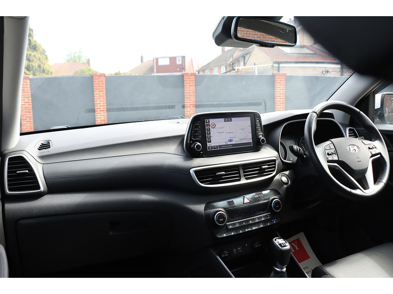 Hyundai 1.6 T-GDI PREMIUM SE SUV 5DR PETROL MANUAL SUNROOF HEATED SEATS SAT NAV BLUETOOTH APPLE CARPLAY REAR CAMERA 2 OWNERS ONLY 37000 MILES FSH 5 SERVICES 72-74 Mitcham Road