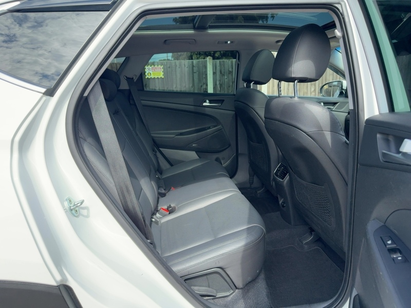 Hyundai 1.6 T-GDI PREMIUM SE SUV 5DR PETROL MANUAL SUNROOF HEATED SEATS SAT NAV BLUETOOTH APPLE CARPLAY REAR CAMERA 2 OWNERS ONLY 37000 MILES FSH 5 SERVICES 72-74 Mitcham Road