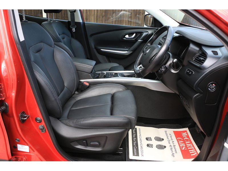 Renault 1.3 TCE GT LINE SUV PETROL AUTO PAN ROOF HEATED SEATS SATNAV BLUETOOTH RADIO APPLE CARPLAY REAR CAMERA PARKING AIDS JUST 2 OWNERS ONLY 37000 MILES FSH 72-74 Mitcham Road
