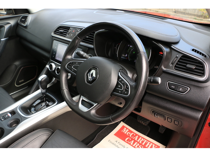 Renault 1.3 TCE GT LINE SUV PETROL AUTO PAN ROOF HEATED SEATS SATNAV BLUETOOTH RADIO APPLE CARPLAY REAR CAMERA PARKING AIDS JUST 2 OWNERS ONLY 37000 MILES FSH 72-74 Mitcham Road