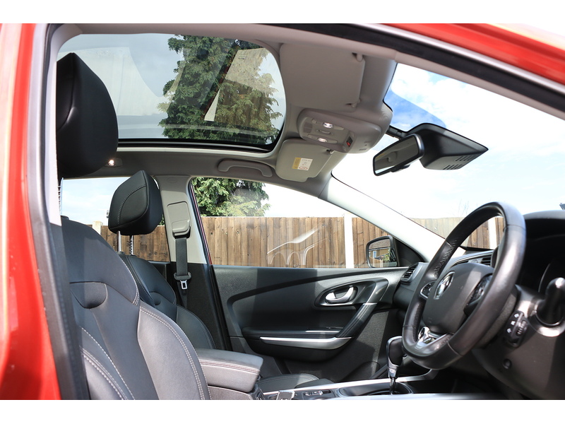 Renault 1.3 TCE GT LINE SUV PETROL AUTO PAN ROOF HEATED SEATS SATNAV BLUETOOTH RADIO APPLE CARPLAY REAR CAMERA PARKING AIDS JUST 2 OWNERS ONLY 37000 MILES FSH 72-74 Mitcham Road