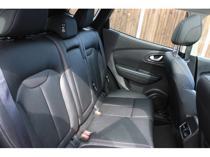 Renault 1.3 TCE GT LINE SUV PETROL AUTO PAN ROOF HEATED SEATS SATNAV BLUETOOTH RADIO APPLE CARPLAY REAR CAMERA PARKING AIDS JUST 2 OWNERS ONLY 37000 MILES FSH 72-74 Mitcham Road
