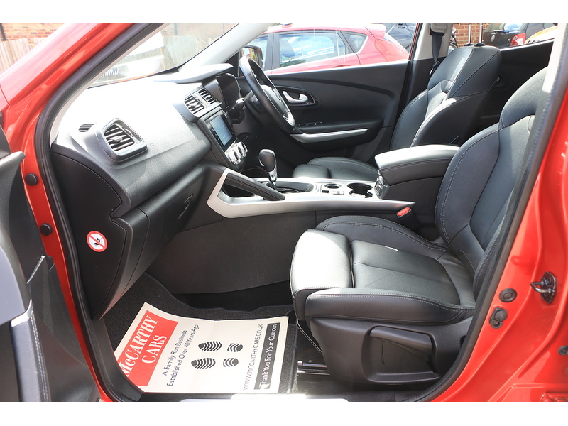 Renault 1.3 TCE GT LINE SUV PETROL AUTO PAN ROOF HEATED SEATS SATNAV BLUETOOTH RADIO APPLE CARPLAY REAR CAMERA PARKING AIDS JUST 2 OWNERS ONLY 37000 MILES FSH 72-74 Mitcham Road