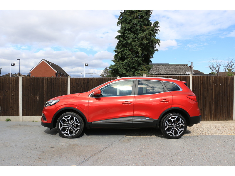 Renault 1.3 TCE GT LINE SUV PETROL AUTO PAN ROOF HEATED SEATS SATNAV BLUETOOTH RADIO APPLE CARPLAY REAR CAMERA PARKING AIDS JUST 2 OWNERS ONLY 37000 MILES FSH 72-74 Mitcham Road