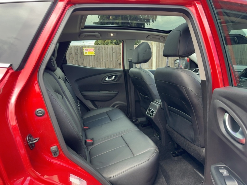 Renault 1.3 TCE GT LINE SUV PETROL AUTO PAN ROOF HEATED SEATS SATNAV BLUETOOTH RADIO APPLE CARPLAY REAR CAMERA PARKING AIDS JUST 2 OWNERS ONLY 37000 MILES FSH 72-74 Mitcham Road