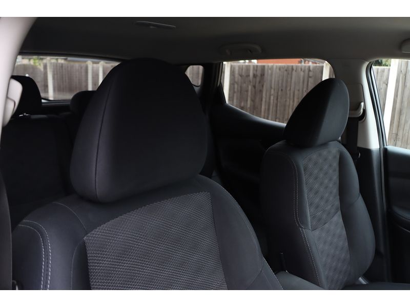Nissan 1.2 DIG-T N-CONNECTA SUV 5DR PETROL 2WD MANUAL BLUETOOTH DAB STEREO CD PLAYER AUX INPUT PARKING AIDS ONLY 39000 MILES SH NO ULEZ CHARGE 72-74 Mitcham Road