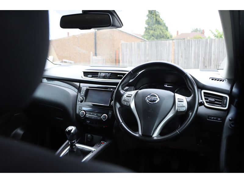 Nissan 1.2 DIG-T N-CONNECTA SUV 5DR PETROL 2WD MANUAL BLUETOOTH DAB STEREO CD PLAYER AUX INPUT PARKING AIDS ONLY 39000 MILES SH NO ULEZ CHARGE 72-74 Mitcham Road
