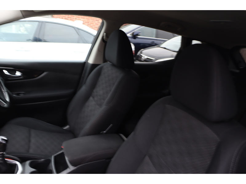 Nissan 1.2 DIG-T N-CONNECTA SUV 5DR PETROL 2WD MANUAL BLUETOOTH DAB STEREO CD PLAYER AUX INPUT PARKING AIDS ONLY 39000 MILES SH NO ULEZ CHARGE 72-74 Mitcham Road