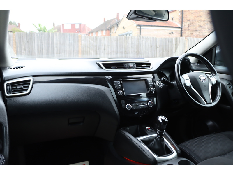 Nissan 1.2 DIG-T N-CONNECTA SUV 5DR PETROL 2WD MANUAL BLUETOOTH DAB STEREO CD PLAYER AUX INPUT PARKING AIDS ONLY 39000 MILES SH NO ULEZ CHARGE 72-74 Mitcham Road