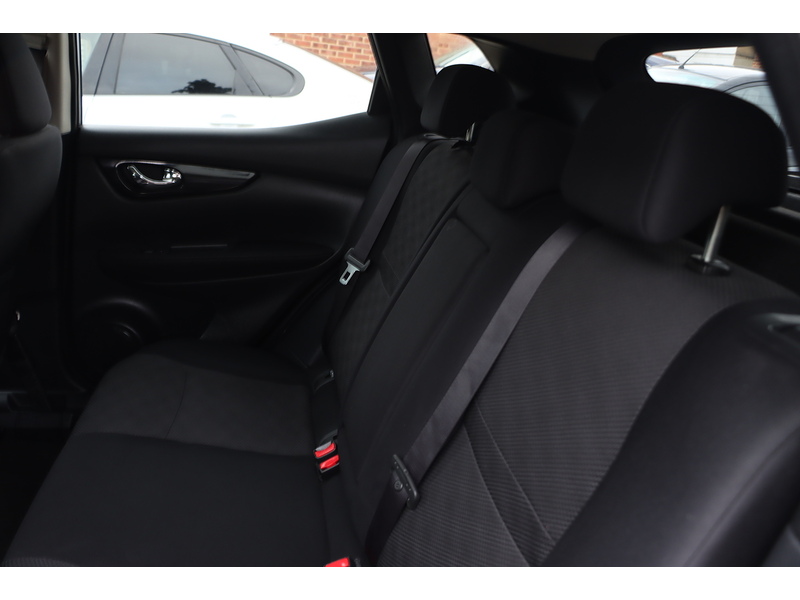Nissan 1.2 DIG-T N-CONNECTA SUV 5DR PETROL 2WD MANUAL BLUETOOTH DAB STEREO CD PLAYER AUX INPUT PARKING AIDS ONLY 39000 MILES SH NO ULEZ CHARGE 72-74 Mitcham Road