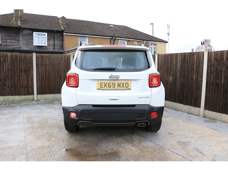 Jeep 1.3 GSE T4 LIMITED SUV 5DR PETROL DDCT AUTO HEATED SEATS SAT NAV BLUETOOTH DAB STEREO PARKING AIDS 2 OWNERS SAME OWNER FOR 3 YEARS ONLY 34000 MILES SH 72-74 Mitcham Road