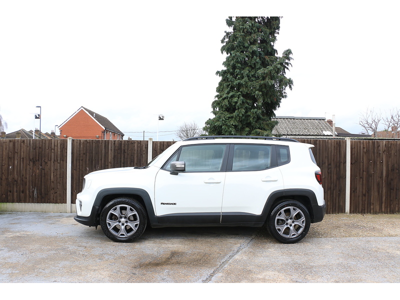 Jeep 1.3 GSE T4 LIMITED SUV 5DR PETROL DDCT AUTO HEATED SEATS SAT NAV BLUETOOTH DAB STEREO PARKING AIDS 2 OWNERS SAME OWNER FOR 3 YEARS ONLY 34000 MILES SH 72-74 Mitcham Road