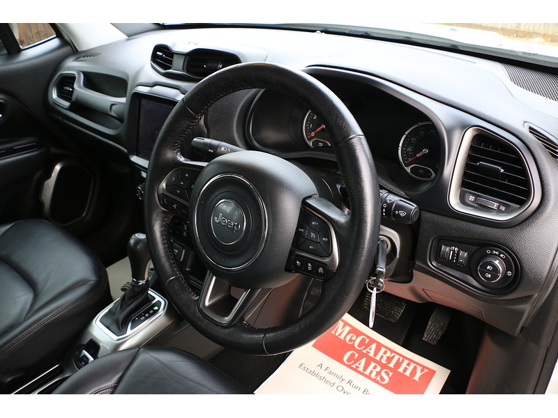 Jeep 1.3 GSE T4 LIMITED SUV 5DR PETROL DDCT AUTO HEATED SEATS SAT NAV BLUETOOTH DAB STEREO PARKING AIDS 2 OWNERS SAME OWNER FOR 3 YEARS ONLY 34000 MILES SH 72-74 Mitcham Road