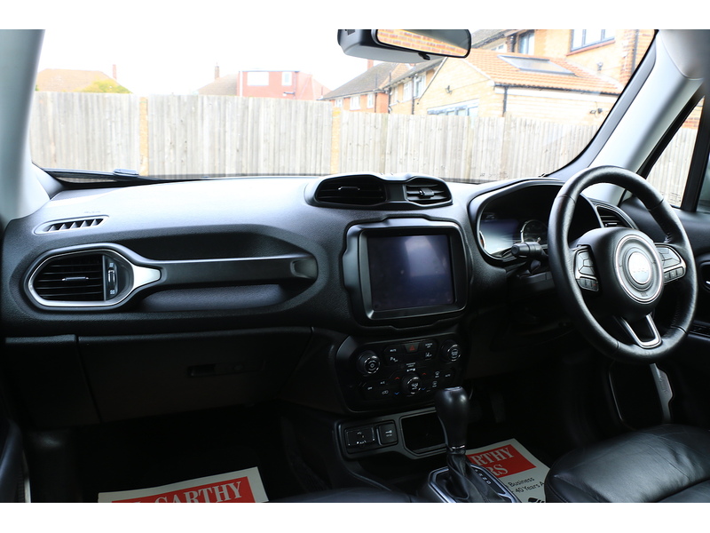 Jeep 1.3 GSE T4 LIMITED SUV 5DR PETROL DDCT AUTO HEATED SEATS SAT NAV BLUETOOTH DAB STEREO PARKING AIDS 2 OWNERS SAME OWNER FOR 3 YEARS ONLY 34000 MILES SH 72-74 Mitcham Road