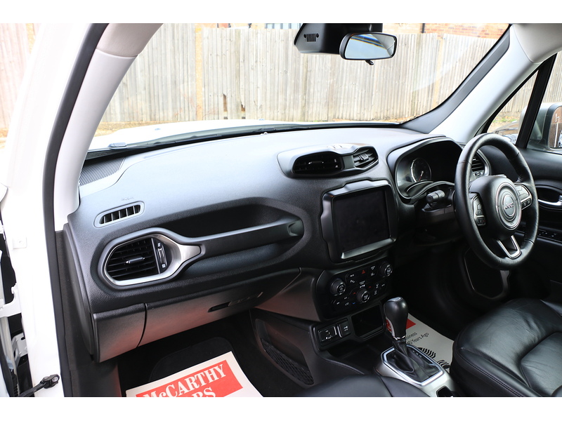 Jeep 1.3 GSE T4 LIMITED SUV 5DR PETROL DDCT AUTO HEATED SEATS SAT NAV BLUETOOTH DAB STEREO PARKING AIDS 2 OWNERS SAME OWNER FOR 3 YEARS ONLY 34000 MILES SH 72-74 Mitcham Road