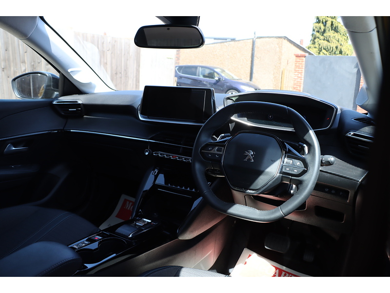 Peugeot 1.2 PURETECH ALLURE PREMIUM HATCHBACK 5DR PETROL EAT AUTO SAT NAV BLUETOOTH APPLE CARPLAY REAR CAMERA PARKING AIDS 1 OWNER FROM NEW 27000 MILES FSH 72-74 Mitcham Road