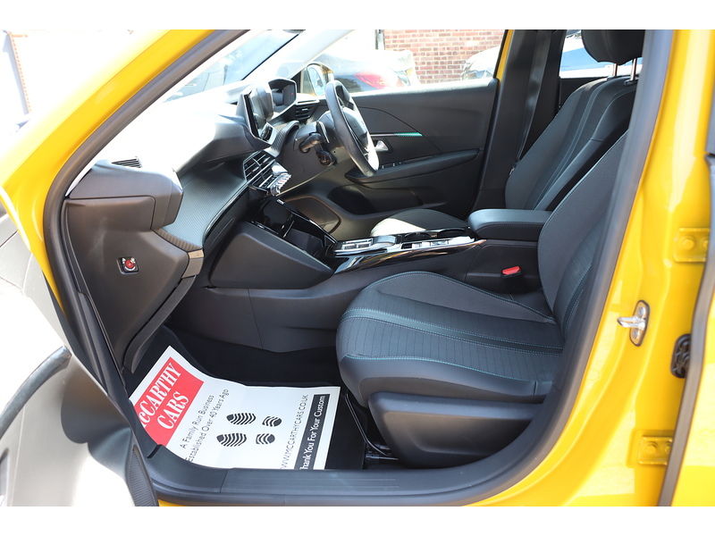 Peugeot 1.2 PURETECH ALLURE PREMIUM HATCHBACK 5DR PETROL EAT AUTO SAT NAV BLUETOOTH APPLE CARPLAY REAR CAMERA PARKING AIDS 1 OWNER FROM NEW 27000 MILES FSH 72-74 Mitcham Road