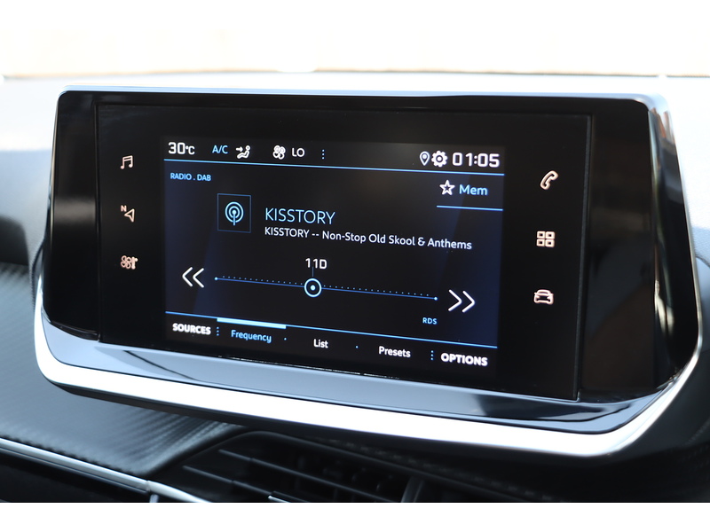 Peugeot 1.2 PURETECH ALLURE PREMIUM HATCHBACK 5DR PETROL EAT AUTO SAT NAV BLUETOOTH APPLE CARPLAY REAR CAMERA PARKING AIDS 1 OWNER FROM NEW 27000 MILES FSH 72-74 Mitcham Road