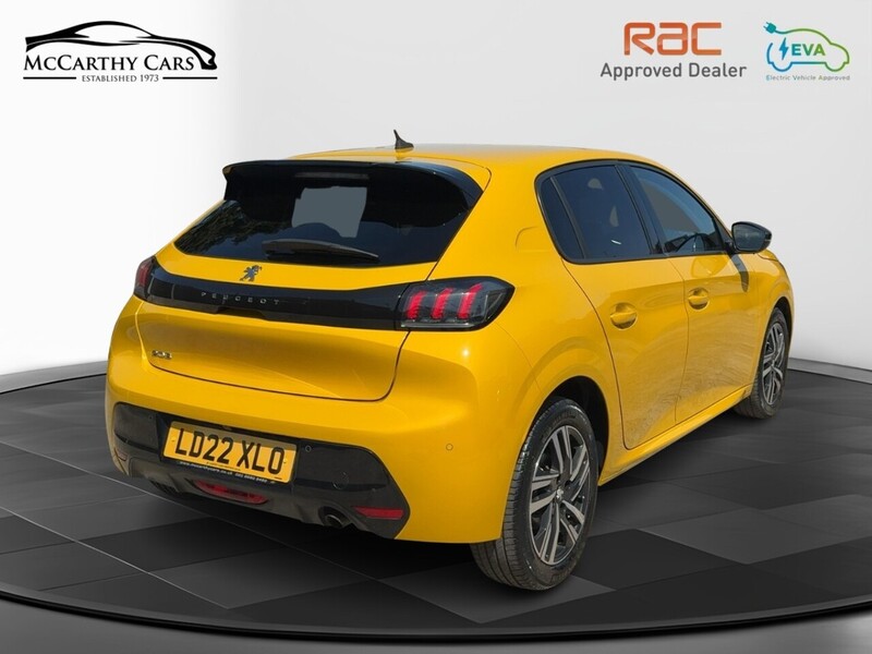 Peugeot 1.2 PURETECH ALLURE PREMIUM HATCHBACK 5DR PETROL EAT AUTO SAT NAV BLUETOOTH APPLE CARPLAY REAR CAMERA PARKING AIDS 1 OWNER FROM NEW 27000 MILES FSH 72-74 Mitcham Road