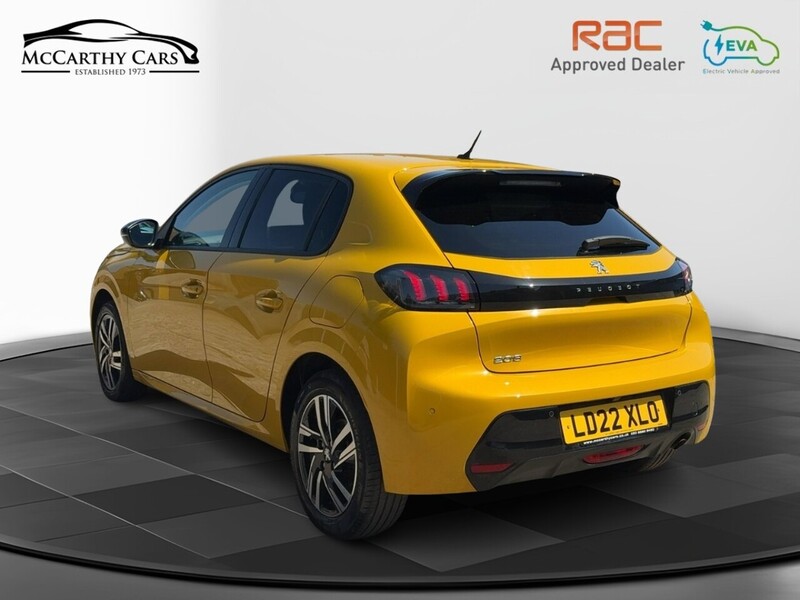 Peugeot 1.2 PURETECH ALLURE PREMIUM HATCHBACK 5DR PETROL EAT AUTO SAT NAV BLUETOOTH APPLE CARPLAY REAR CAMERA PARKING AIDS 1 OWNER FROM NEW 27000 MILES FSH 72-74 Mitcham Road